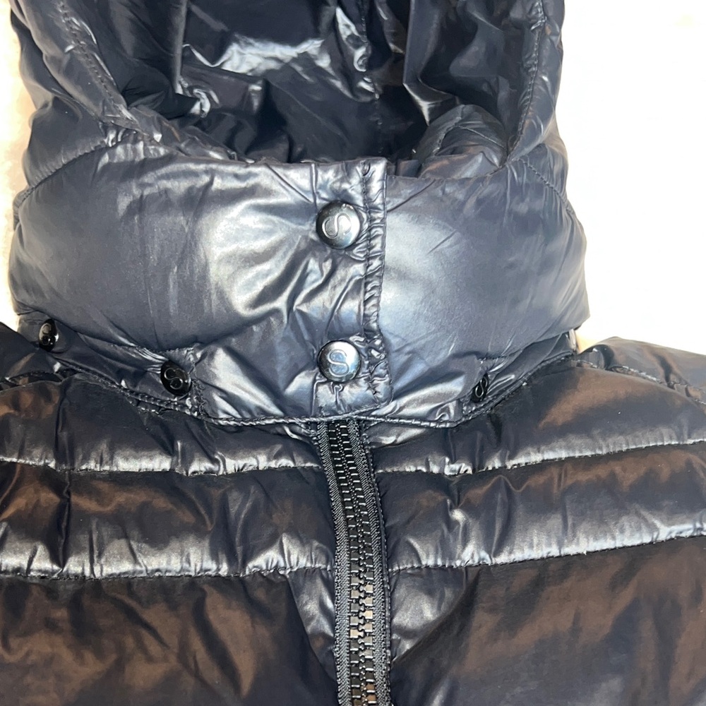 Reposhed Black Puffer Jacket for Kids - Picture 5 of 13